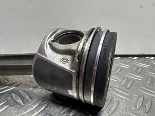 Piston d'un Renault Master III (MA/MB/MC/MD/MH/MF/MG/MH) 2.3 dCi 16V 2014