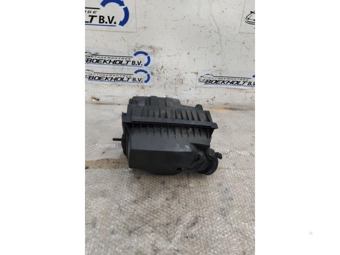 Gebrauchte Luftfiltergehäuse Renault Master III (FV) 2.3 dCi 125 16V FWD Preis € 35,00 Margenregelung angeboten von Boekholt autodemontage B.V