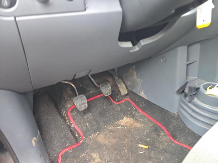 Używane Pedal hamulca Mitsubishi Colt (Z2/Z3) 1.3 16V Cena € 25,00 Procedura marży oferowane przez Boekholt autodemontage B.V