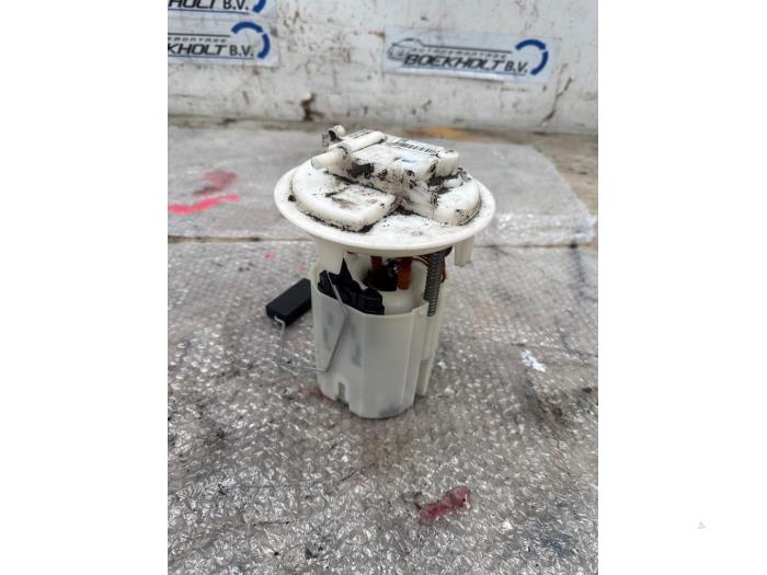Gebrauchte Benzinpumpe Peugeot 207 SW (WE/WU) 1.4 16V Vti Preis € 20,00 Margenregelung angeboten von Boekholt autodemontage B.V