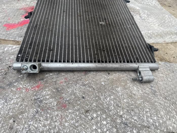 Usagé Radiateur clim Peugeot 207 SW (WE/WU) 1.4 16V Vti Prix € 25,00 Règlement à la marge proposé par Boekholt autodemontage B.V