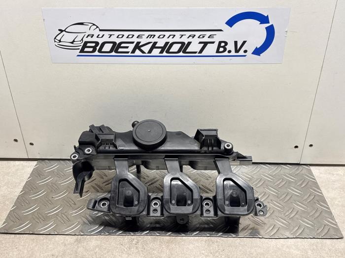 Usagé Ventilation carter Renault Master III (FV) 2.3 dCi 125 16V FWD Prix € 45,00 Règlement à la marge proposé par Boekholt autodemontage B.V