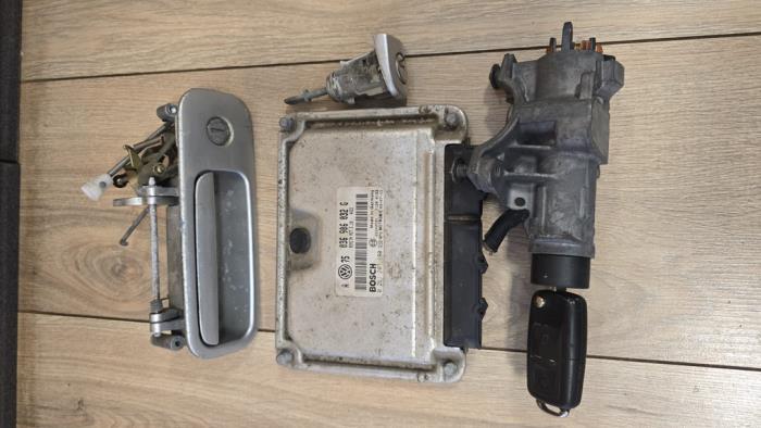Gebrauchte Schlossset Volkswagen Golf IV (1J1) 1.4 16V Preis € 100,00 Margenregelung angeboten von Boekholt autodemontage B.V
