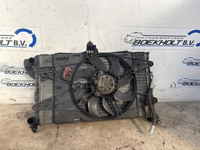 Usagé Radiateur Fiat Doblo (223A/119) 1.6 16V Prix € 20,00 Règlement à la marge proposé par Boekholt autodemontage B.V