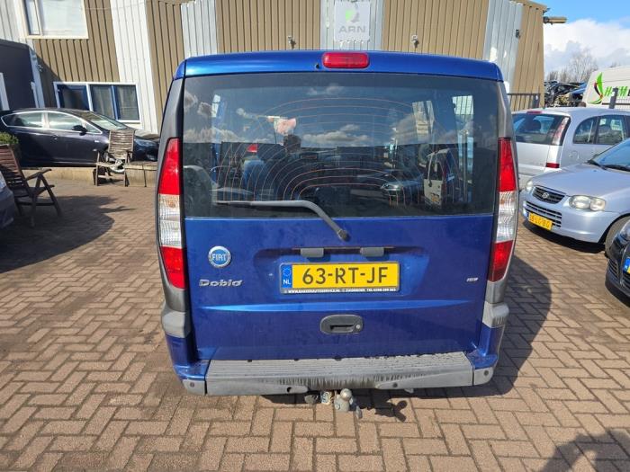 Gebrauchte Auspuff Enddämpfer Fiat Doblo (223A/119) 1.6 16V Preis € 40,00 Margenregelung angeboten von Boekholt autodemontage B.V