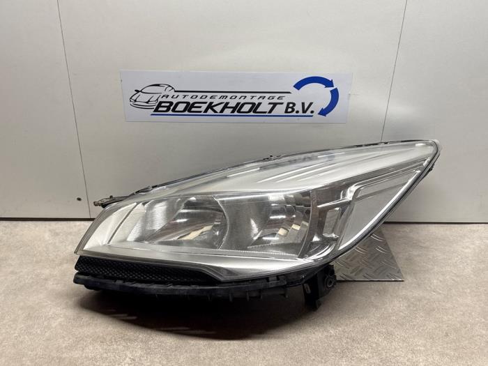 Używane Reflektor lewy Ford Kuga II (DM2) 1.6 EcoBoost 16V Cena € 240,79 Z VAT oferowane przez Boekholt autodemontage B.V