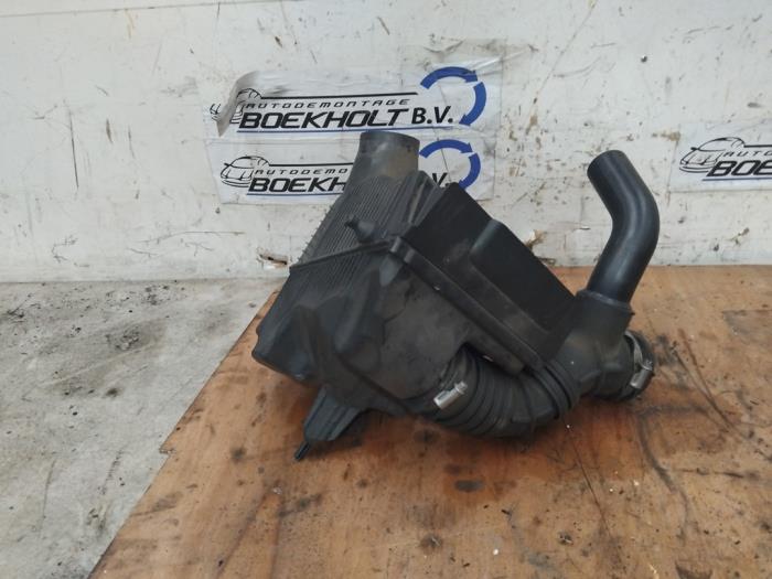 Gebrauchte Luftfiltergehäuse Renault Scénic II (JM) 2.0 16V Preis € 35,00 Margenregelung angeboten von Boekholt autodemontage B.V