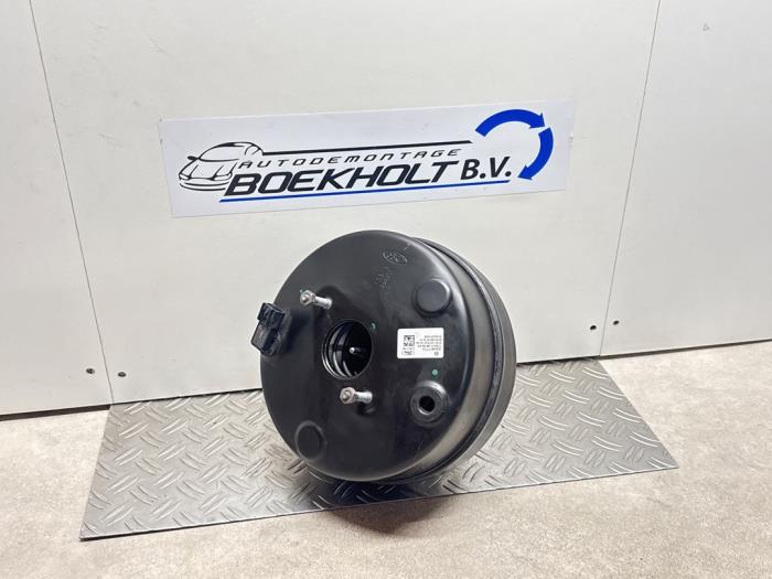Usagé Assistant de freinage Ford Transit Custom 2.0 TDCi 16V Eco Blue 105 Prix € 54,45 Prix TTC proposé par Boekholt autodemontage B.V
