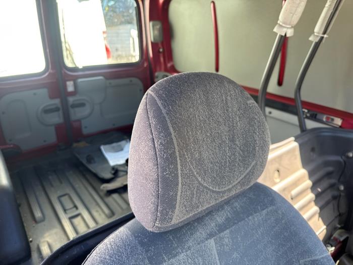 Używane Zaglówek Renault Kangoo Express (FC) 1.5 dCi 80 Cena € 20,00 Procedura marży oferowane przez Boekholt autodemontage B.V