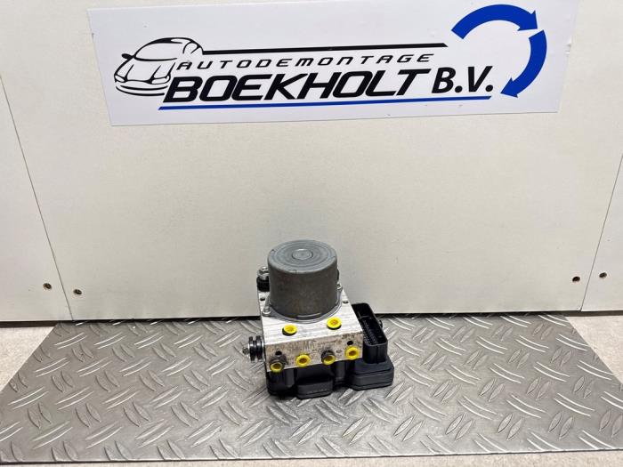 Usagé Pompe ABS MAN TGE 2.0 TDI Prix € 225,00 Prix TTC proposé par Boekholt autodemontage B.V