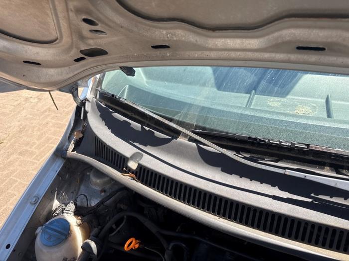 Używane Parawan Volkswagen Fox (5Z) 1.2 Cena € 35,00 Procedura marży oferowane przez Boekholt autodemontage B.V