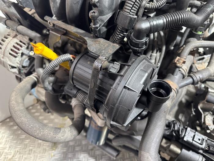 Używane Pompa gazów spalinowych Volkswagen New Beetle (9C1/9G1) 1.6 Cena € 25,00 Procedura marży oferowane przez Boekholt autodemontage B.V