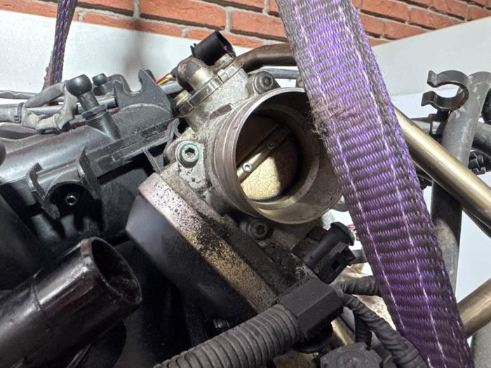 Gebrauchte Drosselklappengehäuse Volkswagen New Beetle (9C1/9G1) 1.6 Preis € 32,00 Margenregelung angeboten von Boekholt autodemontage B.V