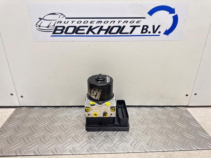 Usagé Pompe ABS Ford Focus 2 Wagon 1.6 TDCi 16V 110 Prix € 42,35 Prix TTC proposé par Boekholt autodemontage B.V