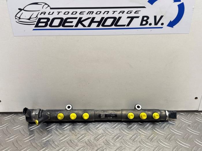 Usagé Distributeur de carburant Volvo V70 (SW) 2.4 D5 20V Prix € 47,19 Prix TTC proposé par Boekholt autodemontage B.V