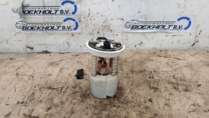 Gebrauchte Benzinpumpe Mazda 2 (NB/NC/ND/NE) 1.25 16V Preis € 24,00 Margenregelung angeboten von Boekholt autodemontage B.V