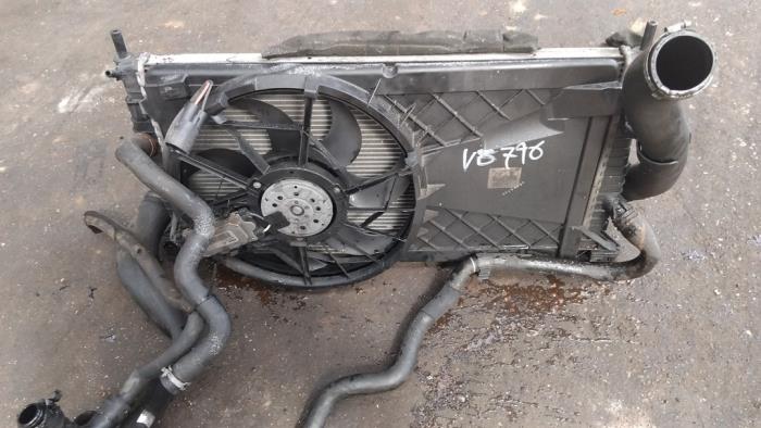 Gebrauchte Kühlerventilator Ford Focus 2 Wagon 1.6 TDCi 16V 110 Preis € 45,00 Margenregelung angeboten von Boekholt autodemontage B.V