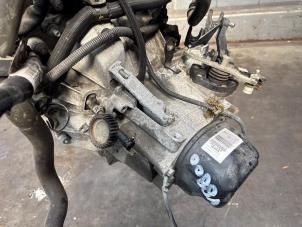 Getriebe van een Renault Clio IV (5R) 0.9 Energy TCE 90 12V 2014