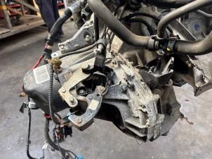 Getriebe van een Renault Clio IV (5R) 0.9 Energy TCE 90 12V 2014