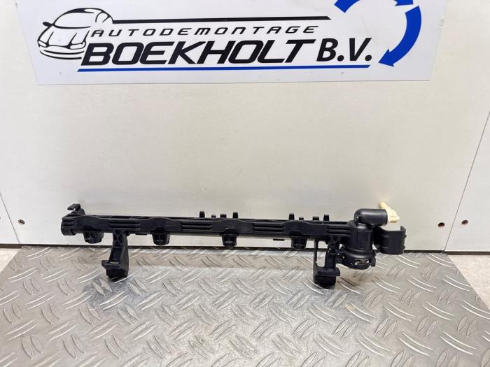 Usagé Système d'injection Ford Focus 3 Wagon 1.6 Ti-VCT 16V 105 Prix € 25,00 Règlement à la marge proposé par Boekholt autodemontage B.V