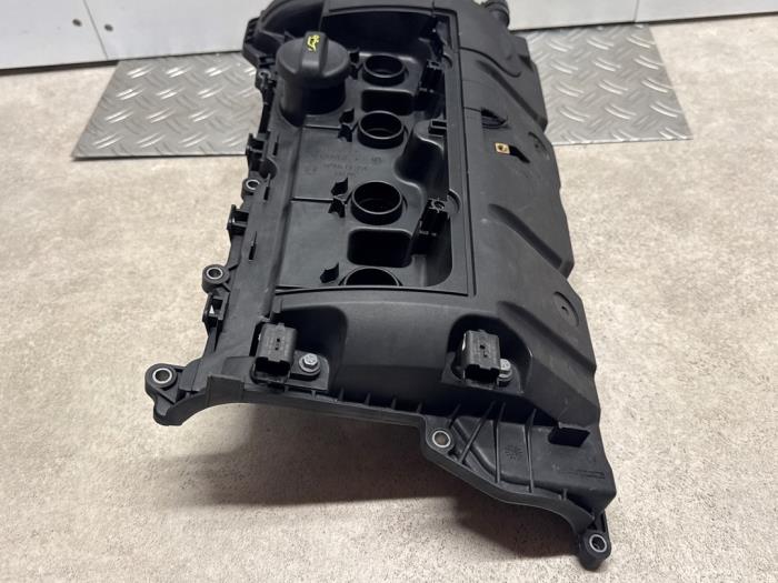 Ventildeckel van een Peugeot 308 (4A/C) 1.6 VTI 16V 2009