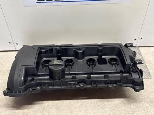 Ventildeckel van een Peugeot 308 (4A/C) 1.6 VTI 16V 2009