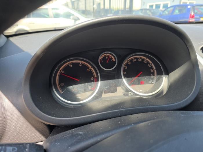 Ignition lock + computer from a Opel Corsa D 1.3 CDTi 16V ecoFLEX 2013