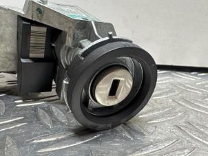 Ignition lock + computer from a Opel Corsa D 1.3 CDTi 16V ecoFLEX 2013