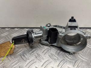 Ignition lock + computer from a Opel Corsa D 1.3 CDTi 16V ecoFLEX 2013