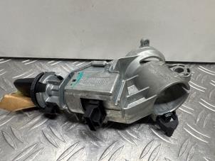 Ignition lock + computer from a Opel Corsa D 1.3 CDTi 16V ecoFLEX 2013