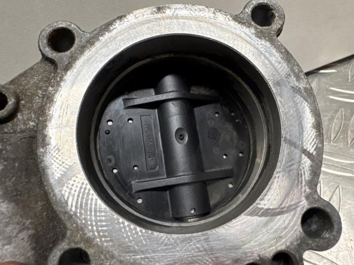 Drosselklappengehäuse van een Volkswagen Passat Variant (3C5) 2.0 TFSI/TSI 16V 2007