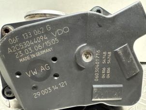 Drosselklappengehäuse van een Volkswagen Passat Variant (3C5) 2.0 TFSI/TSI 16V 2007
