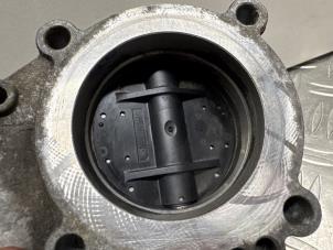 Drosselklappengehäuse van een Volkswagen Passat Variant (3C5) 2.0 TFSI/TSI 16V 2007