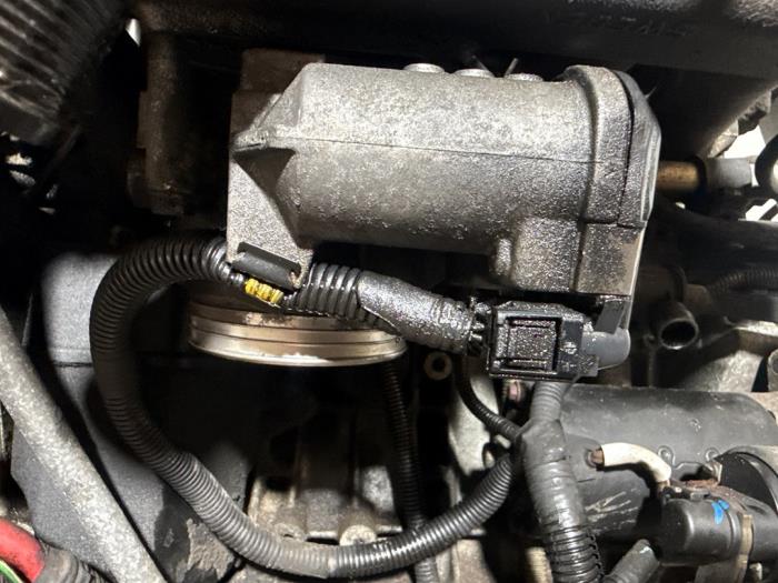 Usagé Boitier papillon Volvo S60 I (RS/HV) 2.0 T 20V Prix € 49,00 Règlement à la marge proposé par Boekholt autodemontage B.V