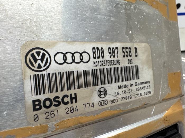 Engine management computer from a Audi A4 Avant (B5) 1.8 20V 1999