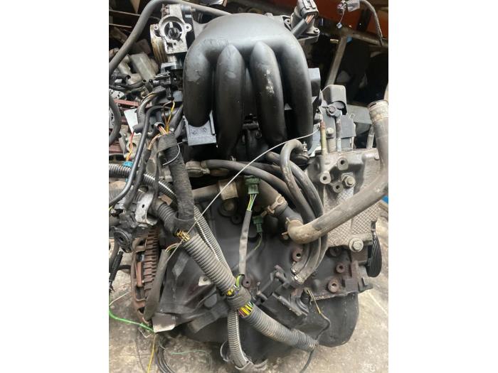 Engine from a Peugeot 206 (2A/C/H/J/S) 1.6 XS,XT 1999