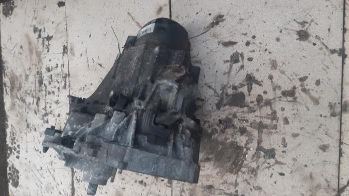 Gearbox from a Renault Clio II (BB/CB) 1.2 2001