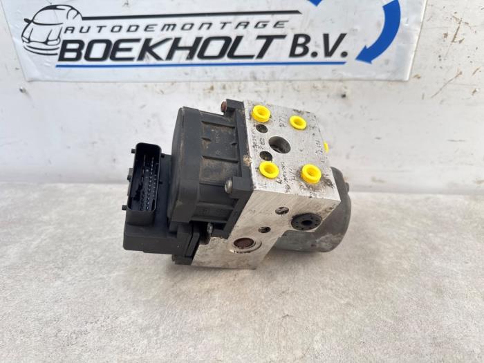 Usagé Bloc ABS Saab 9-3 I (YS3D) 2.0t 16V Prix sur demande proposé par Boekholt autodemontage B.V