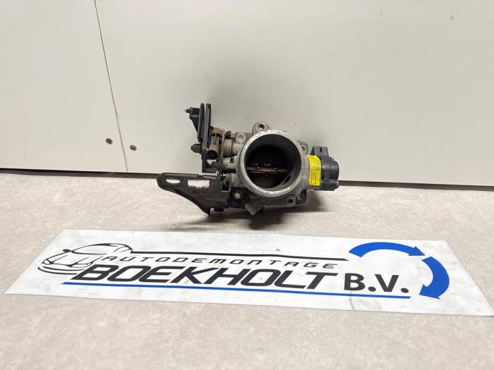 Gebrauchte Drosselklappengehäuse Ford Mondeo II 1.8i 16V E2/96 EEC Preis € 25,00 Margenregelung angeboten von Boekholt autodemontage B.V