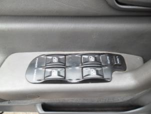 Used Electric window switch Ssang Yong Musso 2.9D Price on request offered by Boekholt autodemontage B.V