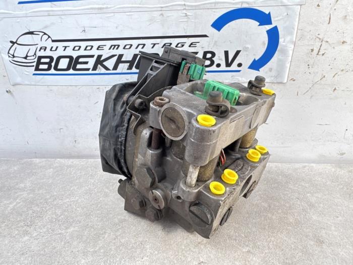 Usagé Bloc ABS Peugeot 106 Prix € 175,00 Règlement à la marge proposé par Boekholt autodemontage B.V