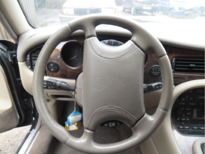 Airbag izquierda (volante) de un Jaguar XJ8 (X308) 3.2 V8 32V Executive 2000