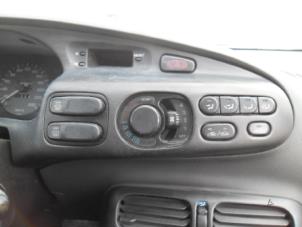 Usados Panel de control de calefacción Mazda Xedos 6 2.0i V6 24V Precio de solicitud ofrecido por Boekholt autodemontage B.V