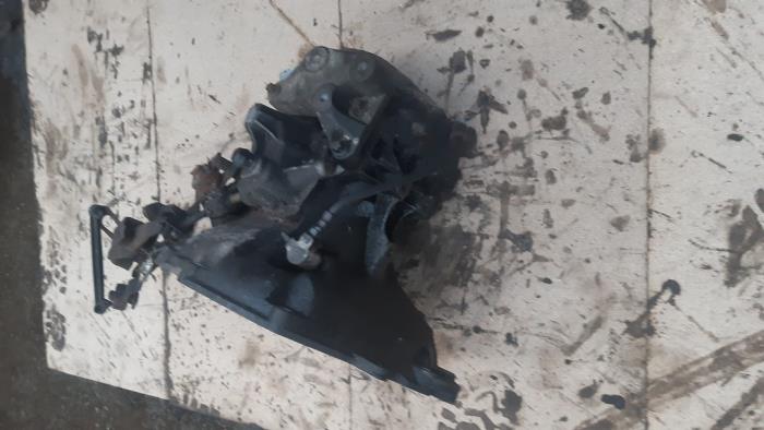 Gearbox from a Opel Astra G Caravan (F35) 1.6 16V 2001