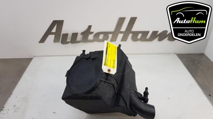 Begagnade Luftfilterhus Ford Grand C-Max (DXA) 1.6 Ti-VCT 16V Pris € 20,00 Marginaltabell erbjuds av AutoHam