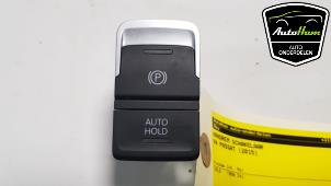 Używane Przelacznik hamulca postojowego Volkswagen Passat Variant (3G5) 2.0 TDI 16V 150 Cena € 15,00 Procedura marży oferowane przez AutoHam