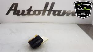 Used Glow plug relay Peugeot 3008 I (0U/HU) 1.6 HDiF 16V Price € 25,00 Margin scheme offered by AutoHam
