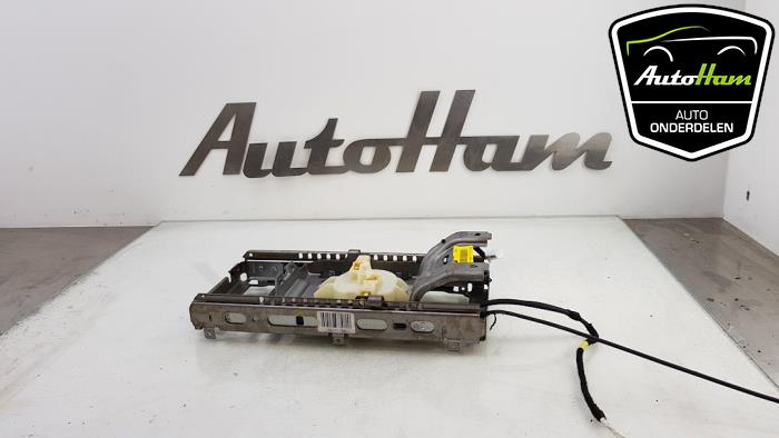 Begagnade Armstöd Renault Grand Scénic III (JZ) 1.5 dCi 105 Pris € 15,00 Marginaltabell erbjuds av AutoHam