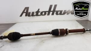 Used Front drive shaft, right Renault Clio III (BR/CR) 1.2 16V 75 Price € 25,00 Margin scheme offered by AutoHam