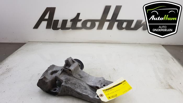 Usagé Support dynamo haut Seat Ibiza IV SC (6J1) 1.4 16V Prix € 25,00 Règlement à la marge proposé par AutoHam